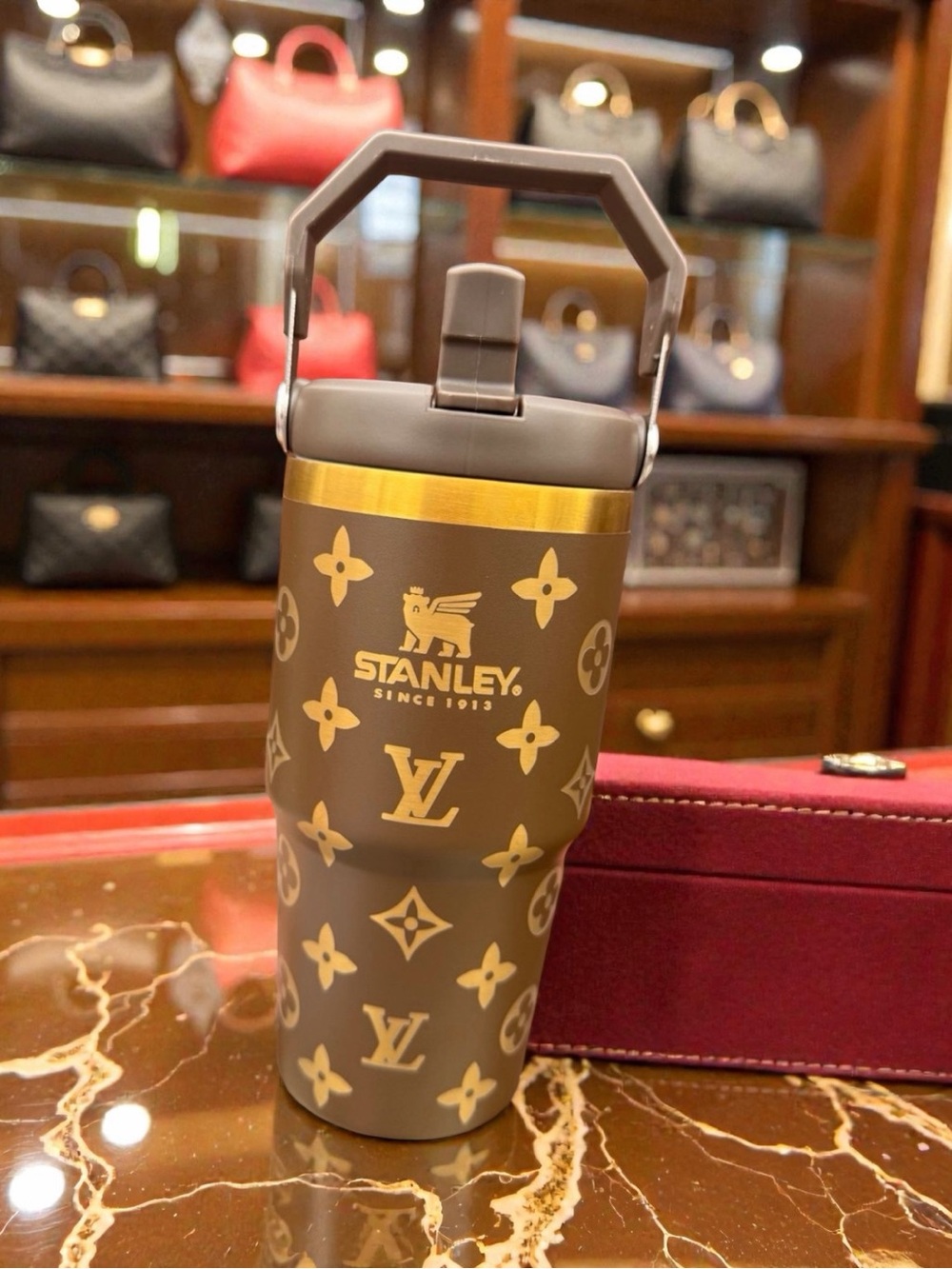 Brown Pattern 20 oz Tumbler Flip Straw